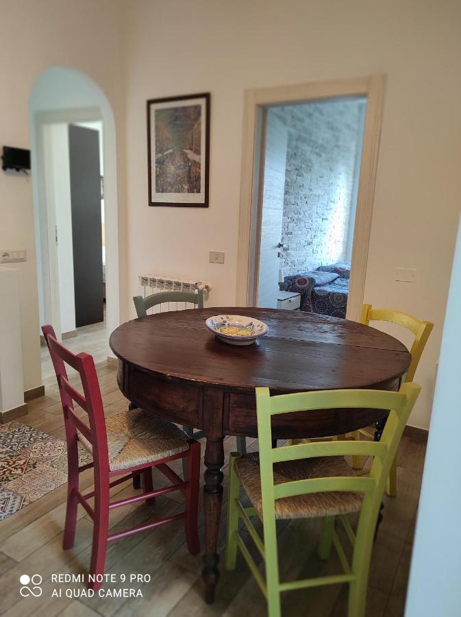 La Casa Di Giulio - Holiday Home อิโซลา เดลเล เฟมมิเน ภายนอก รูปภาพ