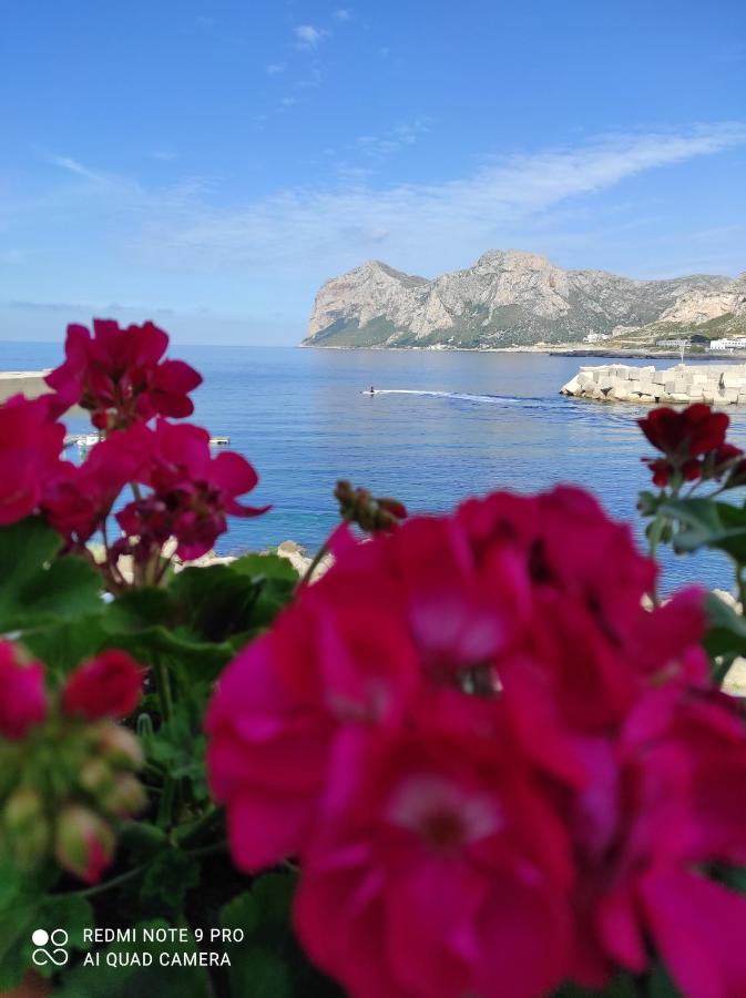 La Casa Di Giulio - Holiday Home อิโซลา เดลเล เฟมมิเน ภายนอก รูปภาพ