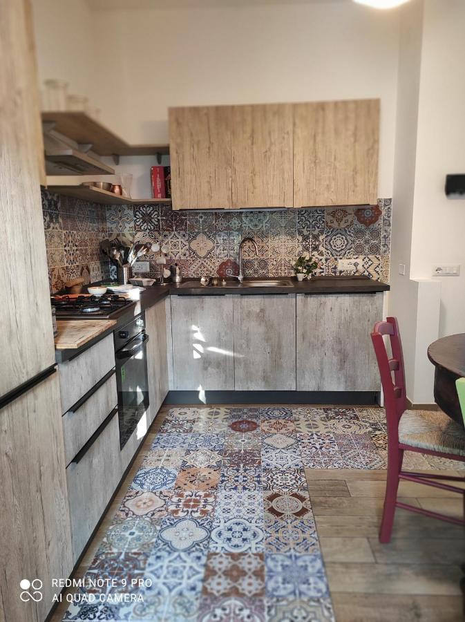 La Casa Di Giulio - Holiday Home อิโซลา เดลเล เฟมมิเน ภายนอก รูปภาพ