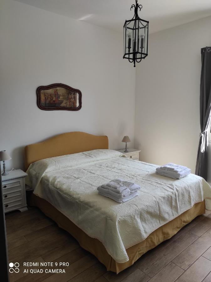 La Casa Di Giulio - Holiday Home อิโซลา เดลเล เฟมมิเน ภายนอก รูปภาพ